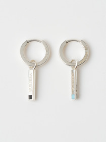 Line color pierced earrings